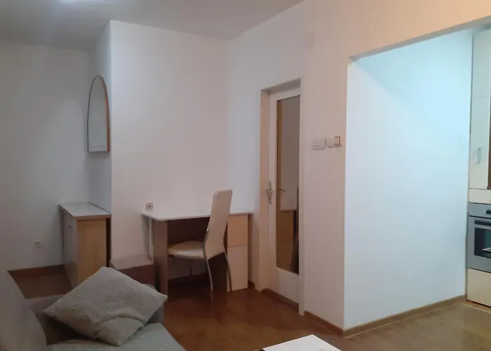 Batajnica Centar 公寓